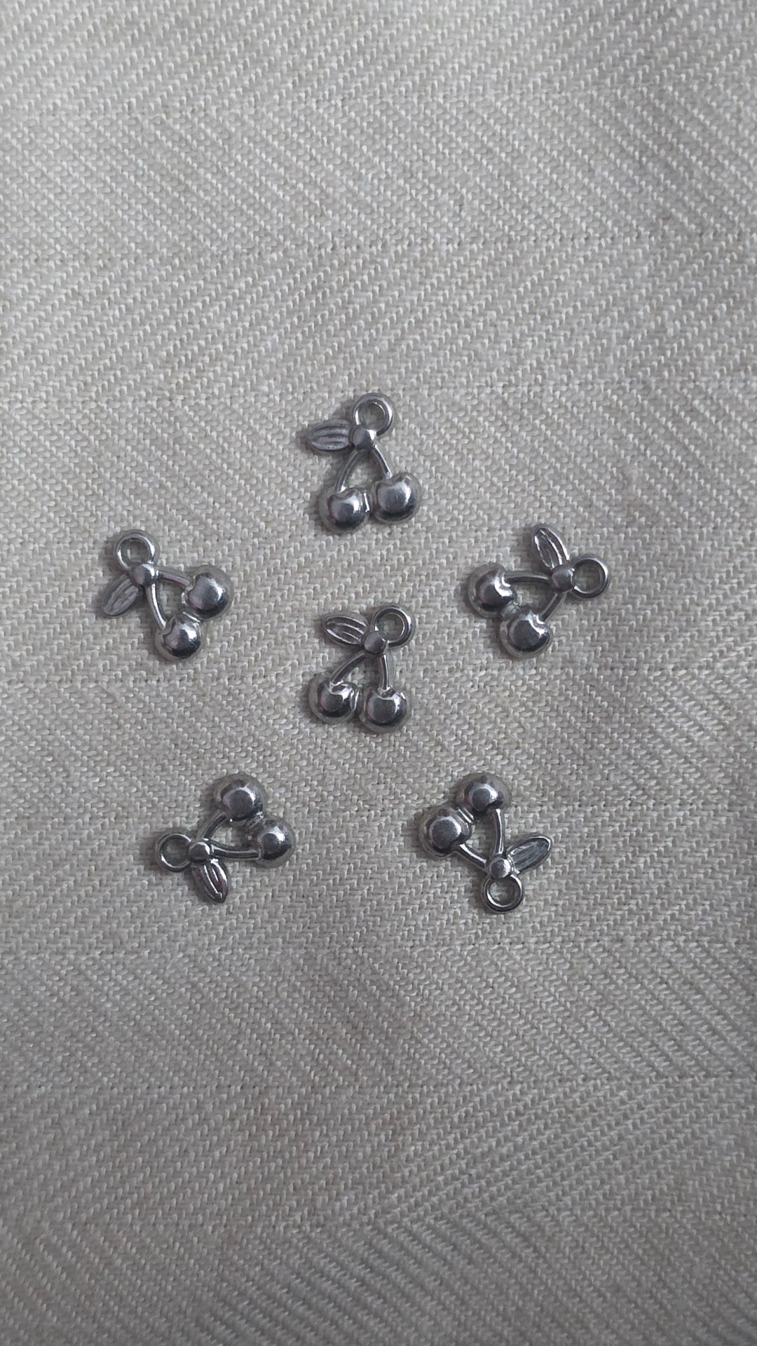 Small cherry charm (stainless)