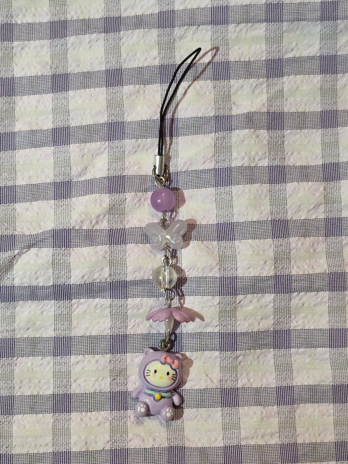 Hello kitty phonecharm